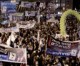Zehntausende Israelis kamen zur Kundgebung in Tel Aviv um Netanyahu zu hören