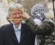Verärgert über Trump griffen palästinensische Demonstranten ein Auto der US-Botschaft an