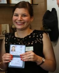 Becky Kupchan eine Stolze neue Bürgerin. Foto: TazpitNewsAgency