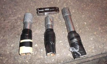 Im Auto gefundene Rohrbomben. Foto: Police Spokesman