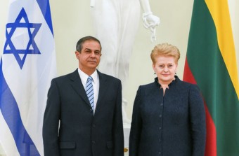 Botschafter Maimon stellt sich bei der litauischen Staatspräsidentin vor. Foto: Robertas Dačkus, Litauisches Präsidialamt
