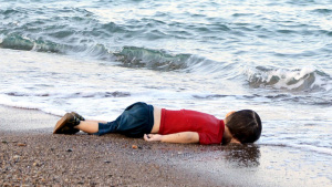 Ertrunkenes syrisches Flüchtlingskind am Strand von Bodrum