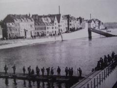 Deutsche Pioniere auf einer Behelfsbrücke in den Niederlanden. Foto: Archiv/RvAmeln