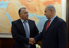 Bürgermeister Salam und MP Netanyahu (Foto: Haim Zah/GPO)