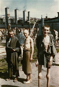 KL Mauthausen, Insassen nach der Befreiung. Foto: US Army/Archiv