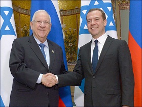 Präsident Rivlin mit Ministerpräsident Medvedev. Foto: GPO/ Mark Neiman