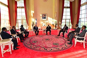 Netanyahu beim Gipfel in Uganda. Foto: GPO