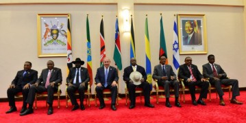 Premierminister Binyamin Netanyahu mit den Präsidenten von Uganda, Äthiopien, Kenia, Ruanda, Süd-Sudan, Tansania und Sambia. Foto: Kobi Gideon/GPO