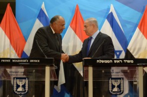 MP Netanyahu und Ägyptens Außenminister Shoukry. Foto: GPO