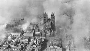 Lübeck nach einem Bombenangriff der RAF 1942. Foto: Archiv