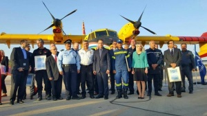 Gilad Erdan dankt ausländischen Feuerwehren für ihren Einsatz. Foto: GPO
